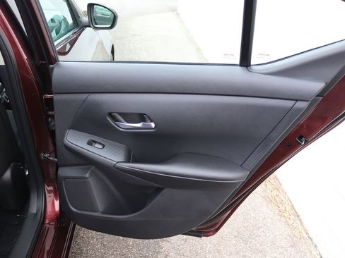 Used 2021 Nissan Sentra SV FWD image 11