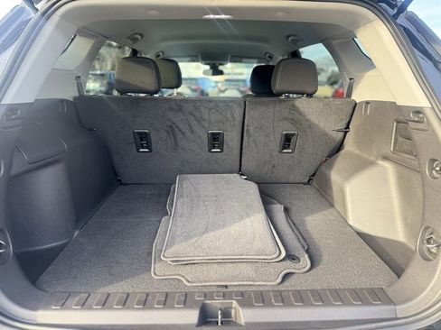 Used 2024 GMC Terrain SLE image 5