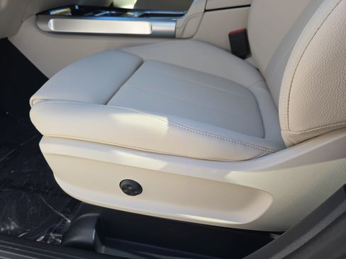 New 2026 Mercedes-Benz GLB 250 4MATIC image 27