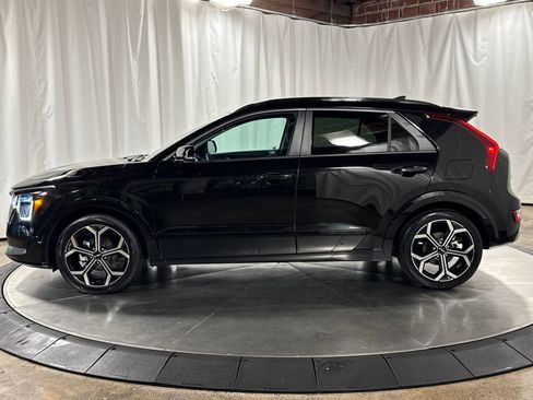 Certified 2023 Kia Niro SX Touring FWD image 8