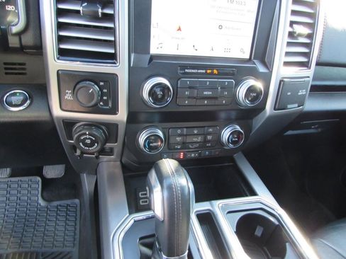 Used 2019 Ford F150 Platinum w/ Equipment Group 701A Luxury image 23