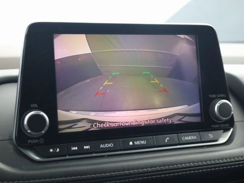 Used 2023 Nissan Rogue SV image 18