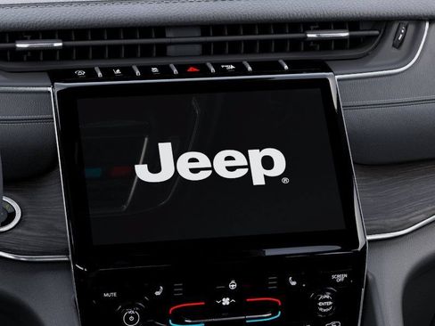 New 2025 Jeep Grand Cherokee Limited w/ Black Appearance Package AWD/4WD image 19