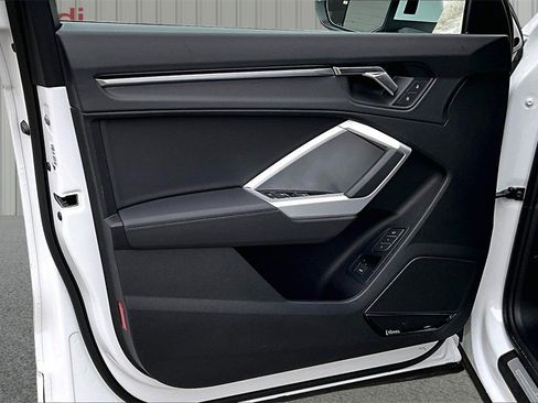 Used 2025 Audi Q3 2.0T Premium Plus w/ Premium Plus Package image 20