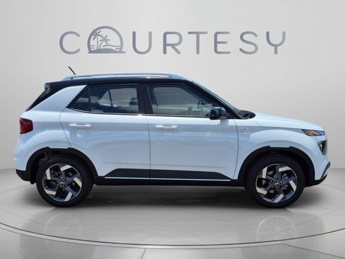 New 2026 Hyundai Venue SEL FWD image 6