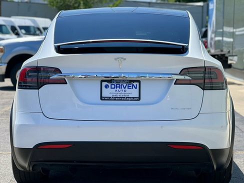 Used 2019 Tesla Model X Long Range AWD/4WD image 4