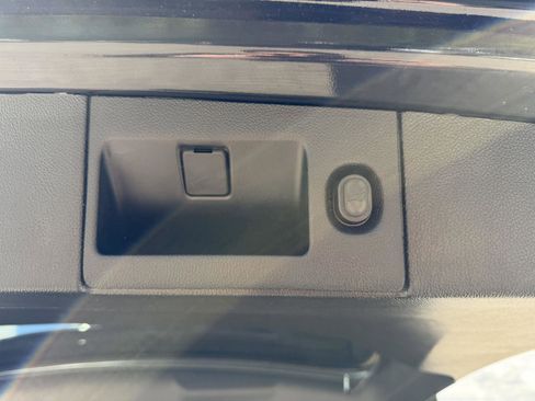 Used 2018 GMC Yukon SLT AWD/4WD image 28