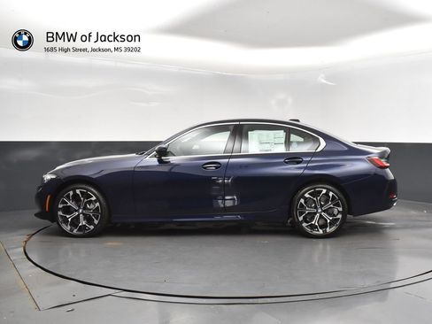 New 2026 BMW 330i Sedan w/ Convenience Package RWD image 4