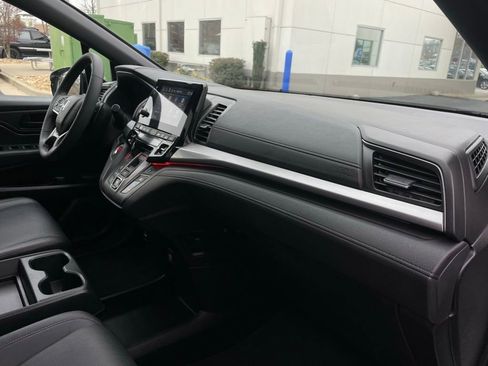 Certified 2023 Honda Odyssey Sport image 34