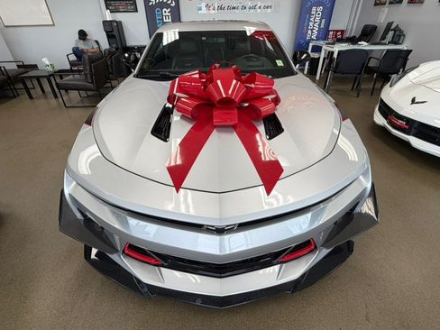 Used 2018 Chevrolet Camaro SS w/ Redline Edition RWD image 17