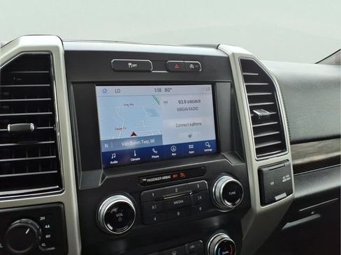 Used 2019 Ford F150 Lariat w/ Equipment Group 502A Luxury AWD/4WD image 18
