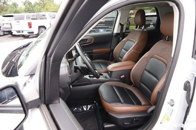 Used 2025 Ford Bronco Sport Outer Banks w/ Outer Banks Tech Package+ AWD/4WD image 8