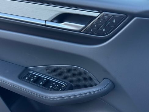 New 2025 Porsche Macan 4S Electric AWD/4WD image 29