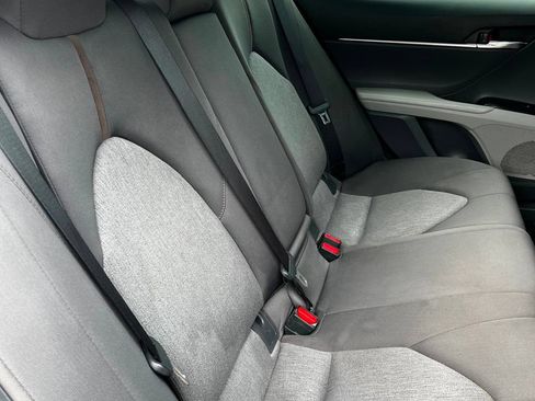 Used 2018 Toyota Camry LE FWD image 16