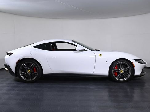 Used 2023 Ferrari Roma RWD image 10