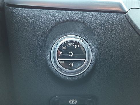 Certified 2025 Mercedes-Benz C 300 4MATIC Sedan image 28