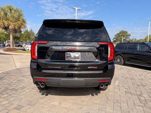 Used 2023 GMC Yukon AT4 w/ AT4 Premium Package AWD/4WD image 10