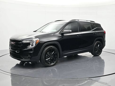 Used 2023 GMC Terrain SLT w/ Tech Package FWD image 1