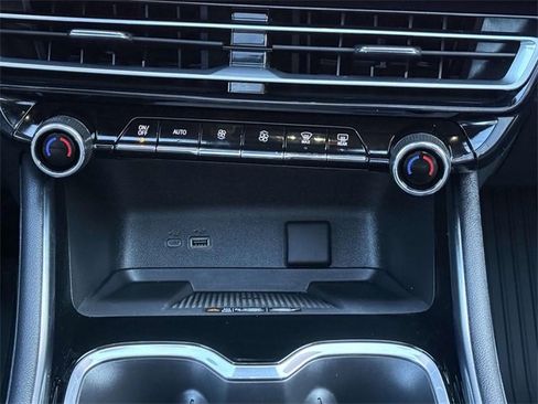 Certified 2024 Chevrolet Traverse RS w/ LPO, Floor Liner Package image 15