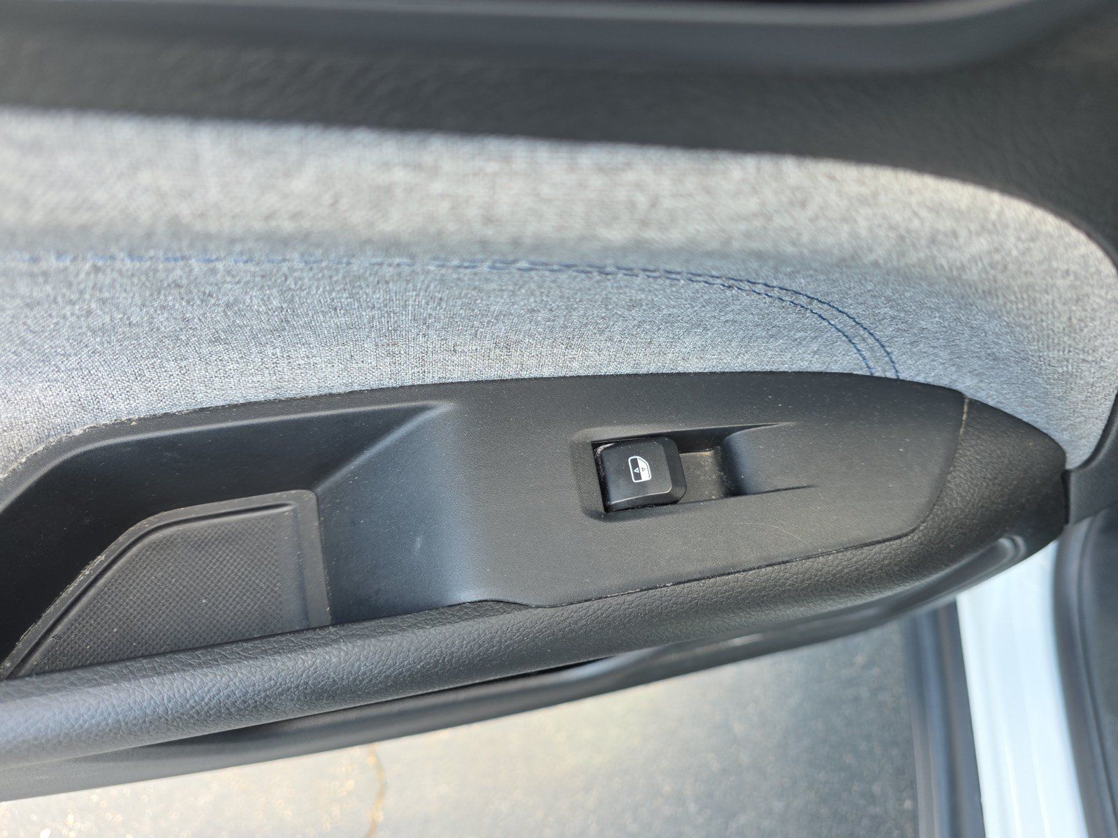 Used 2024 Jeep Compass Latitude AWD/4WD image 16