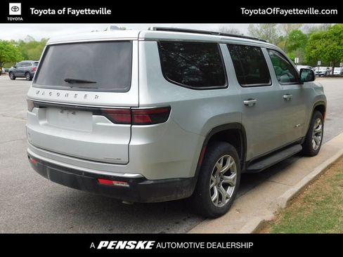 Used 2022 Jeep Wagoneer Series II image 4