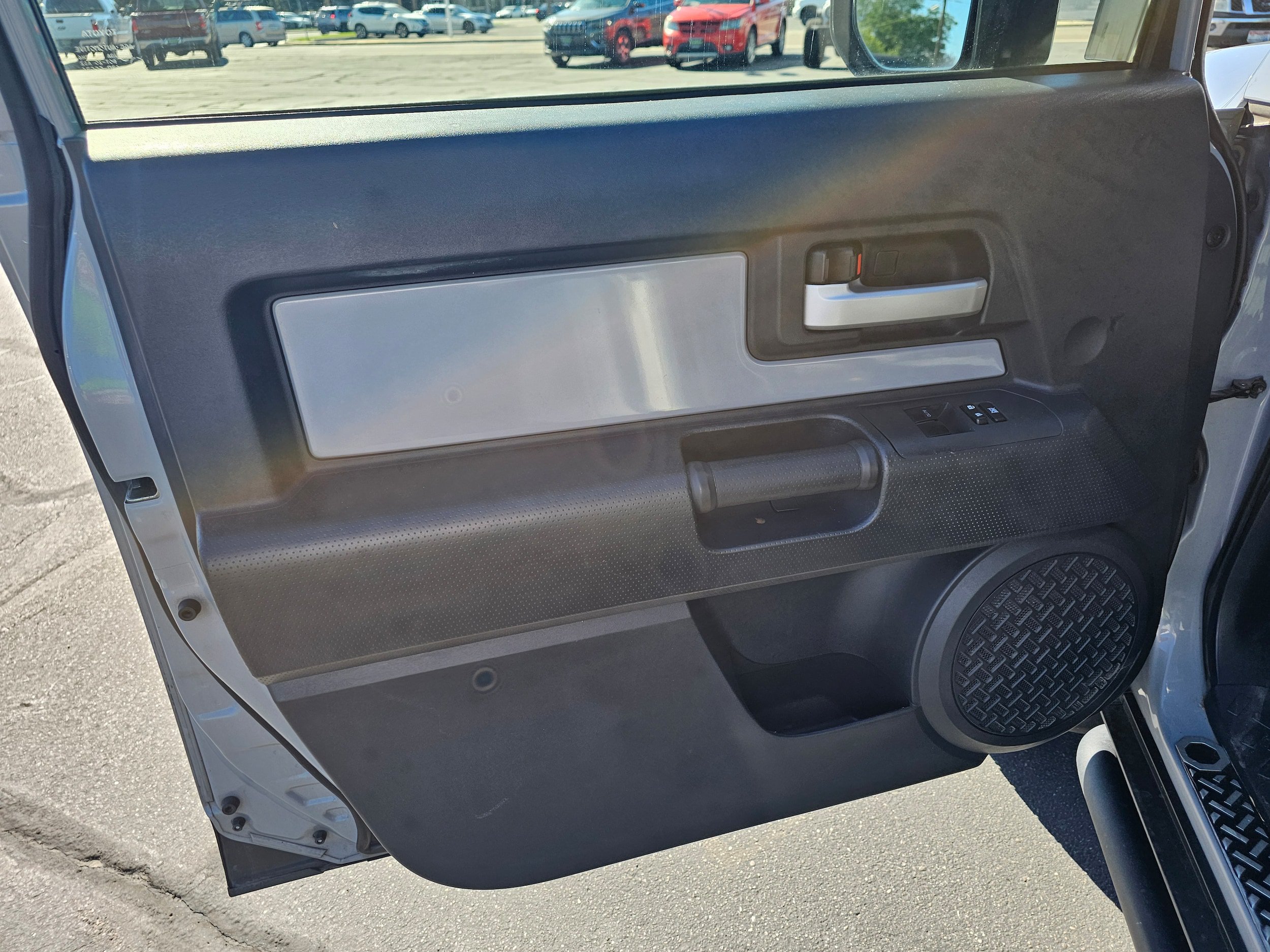 Used 2013 Toyota FJ Cruiser 4WD w/ Trail Teams Special Edition image 9
