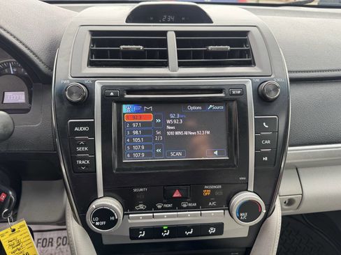 Used 2012 Toyota Camry LE image 18