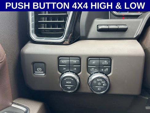 Used 2024 GMC Sierra 2500 Denali w/ Denali Reserve Package AWD/4WD image 22