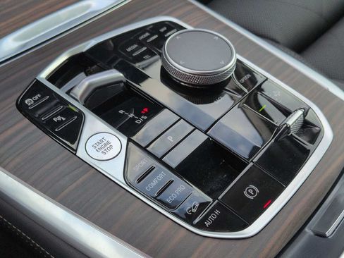 Used 2026 BMW X7 xDrive40i w/ Premium Package AWD/4WD image 35