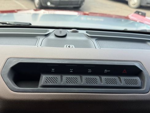 Used 2022 Ford Bronco Outer Banks w/ Sasquatch Package AWD/4WD image 25