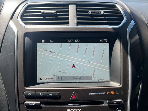 Used 2017 Ford Explorer Platinum AWD/4WD image 37