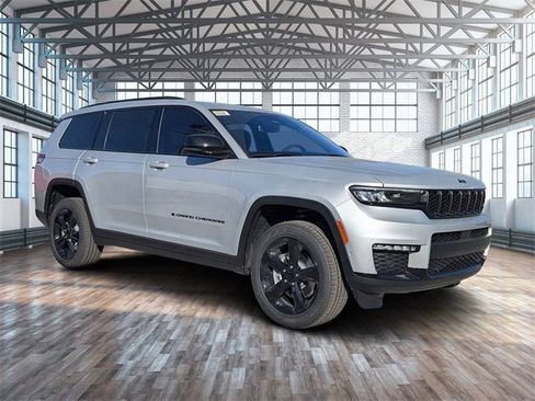 New 2025 Jeep Grand Cherokee L Limited w/ Luxury Tech Group II image 34