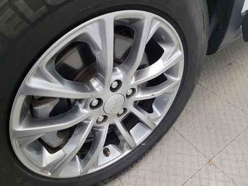 Used 2021 Jeep Cherokee Latitude Lux w/ Comfort/Convenience Group image 31