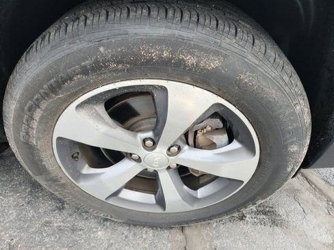 Used 2020 Jeep Cherokee Limited image 8