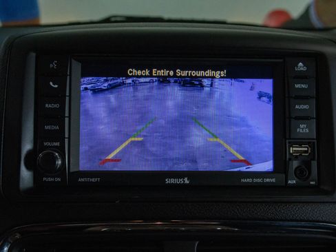 Used 2020 Dodge Grand Caravan SXT image 6