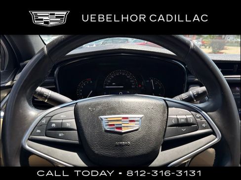 Used 2017 Cadillac XT5 FWD image 26