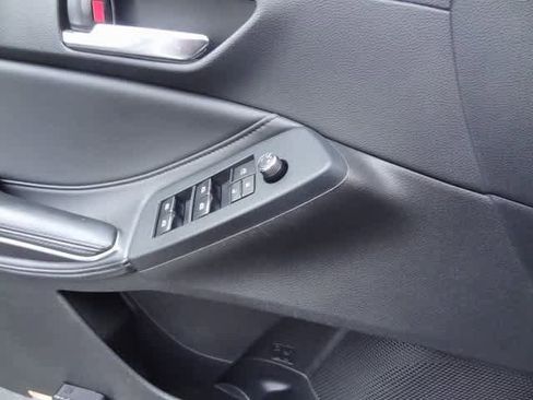 Used 2022 Toyota Avalon XLE image 9