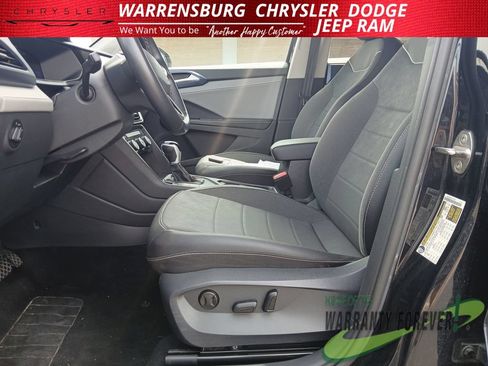 Used 2024 Volkswagen Taos SE FWD image 13