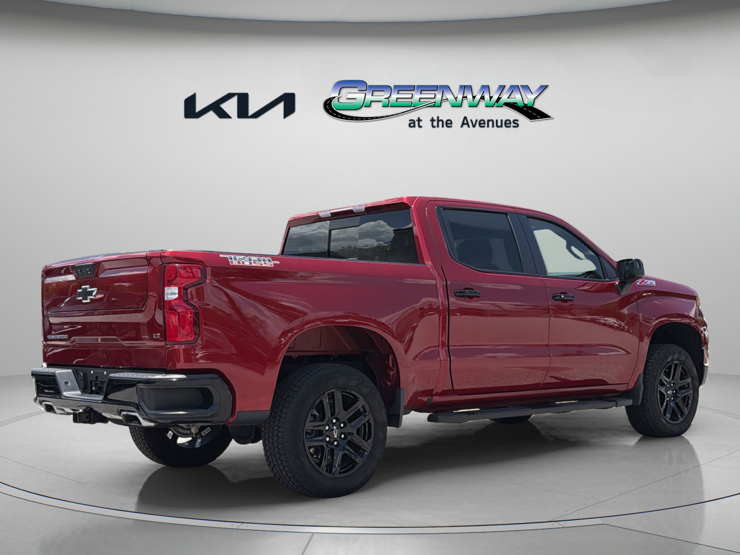 Used 2025 Chevrolet Silverado 1500 LT Trail Boss w/ Convenience Package II AWD/4WD image 6