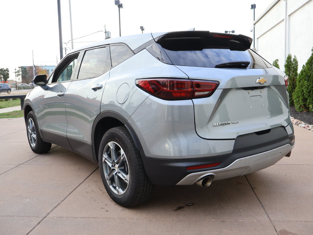 Certified 2025 Chevrolet Blazer LT AWD/4WD image 4