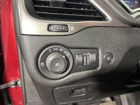 Used 2022 Jeep Cherokee Latitude Lux w/ Sun & Sound Group image 19