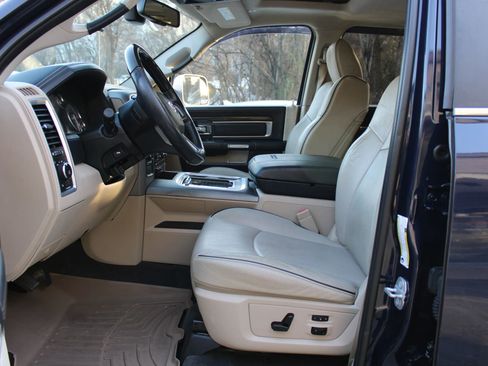 Used 2018 RAM 3500 Laramie Longhorn image 9