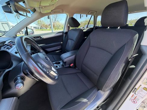 Used 2017 Subaru Outback 2.5i Premium AWD/4WD image 13