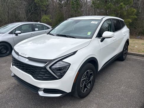 Used 2024 Kia Sportage LX image 1
