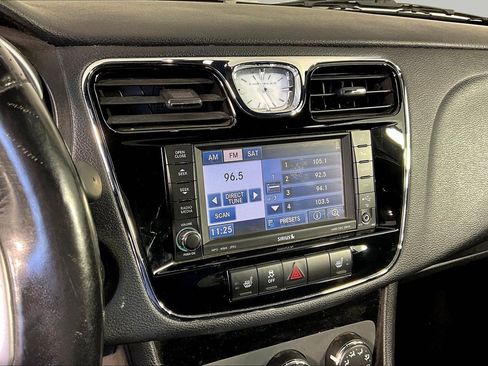 Used 2011 Chrysler 200 S FWD image 9