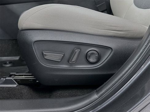 Used 2025 Toyota RAV4 XLE image 23