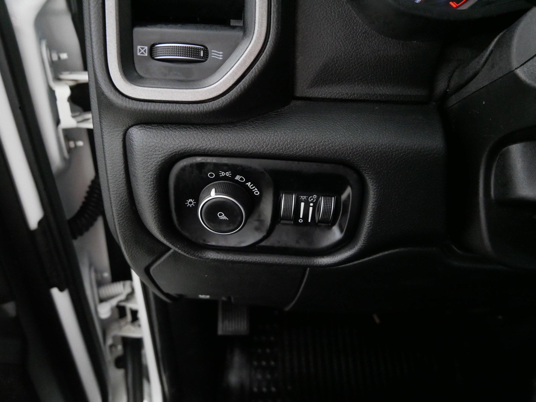 Used 2019 RAM 2500 Tradesman AWD/4WD image 25