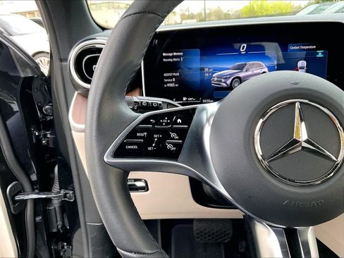 Used 2025 Mercedes-Benz GLC 350e 4MATIC image 19