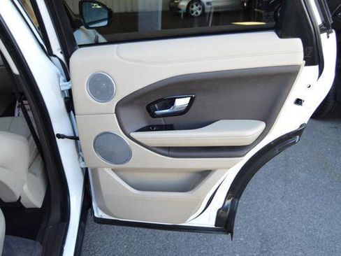 Used 2016 Land Rover Range Rover Evoque SE image 56