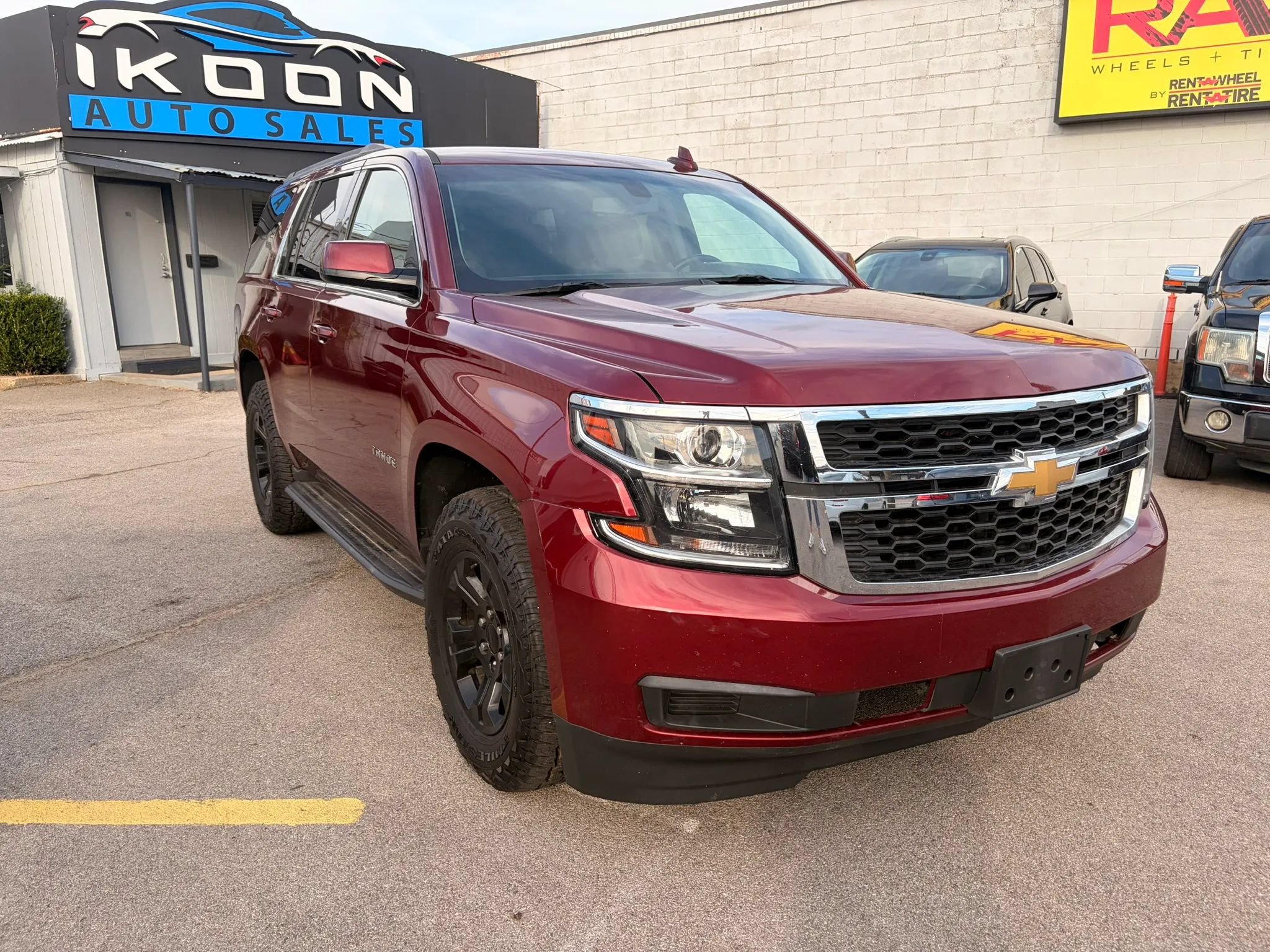 Used 2019 Chevrolet Tahoe LS w/ Max Trailering Package AWD/4WD image 3